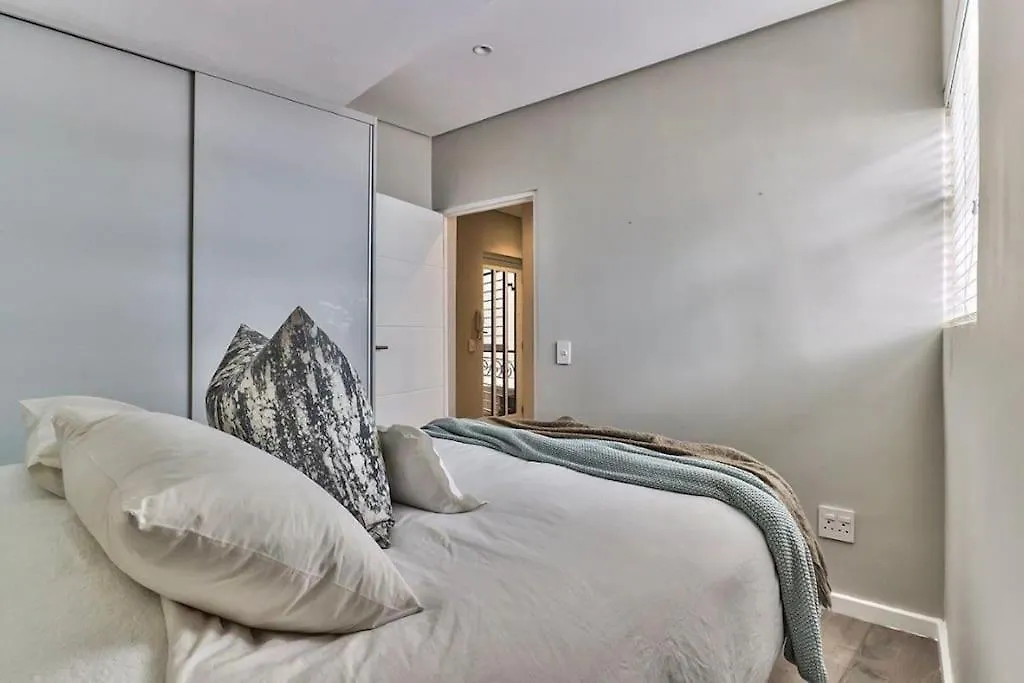 Appartement Beachfront Gem With Generator Le Cap
